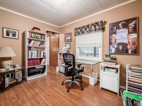 8090 Rdg Rd, Zanesville OH  43701-7869 exterior