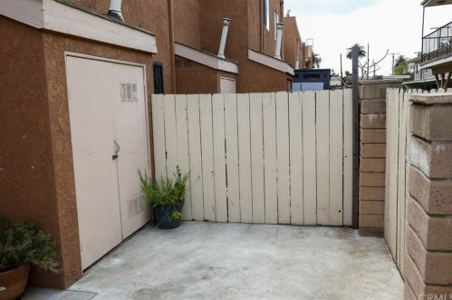 14025 Anderson St, Paramount CA  90723-2770 exterior