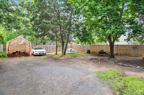 242 Clifton St, Wallingford CT  06492-4001 exterior