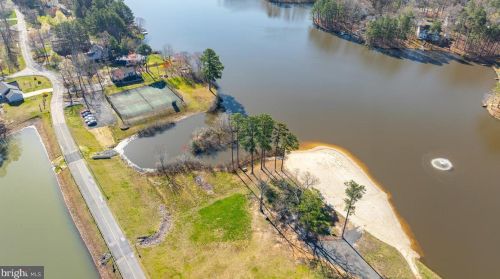 179 Land Or Dr, Ruther Glen VA  22546-1074 exterior