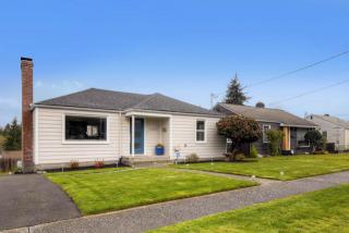 11419 Woodley Ave, Seattle, WA 98178-3157