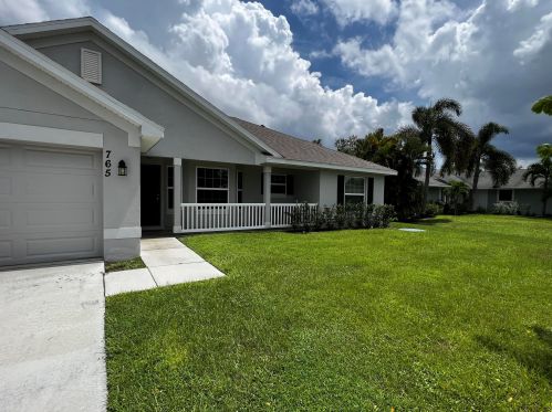 765 Eastlake St, Fort Pierce, FL 34983-1204