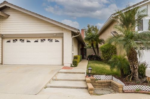 306 Longbranch Cir, Brea, CA 92821-4421