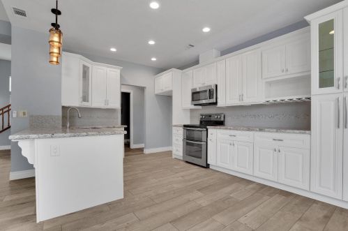 613 Tahoe St, Manteca CA  95337-6860 exterior