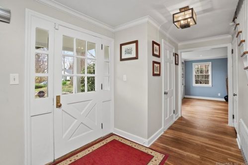 49 Kensington Rd, Stamford, CT 06905-2803