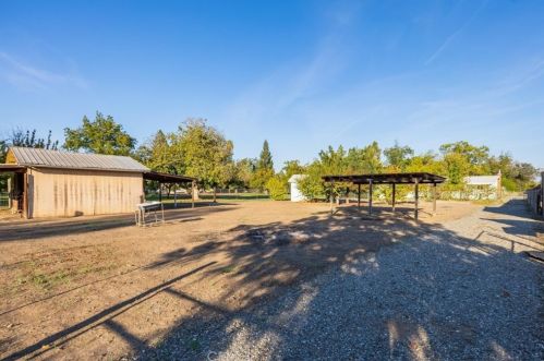 9533 Cummings Rd, Durham CA  95938-9605 exterior