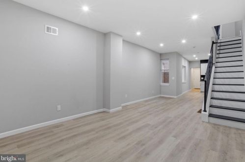 1057 Thurman St, Camden, NJ 08104-1551