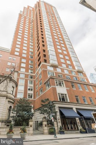 130 18th St, Philadelphia PA 19103-4923 exterior