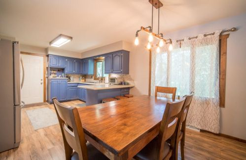 246 Green Valley Pl, West Bend WI  53095-4924 exterior