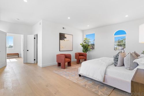 1533 Beryl St, San Diego CA  92109-2106 exterior