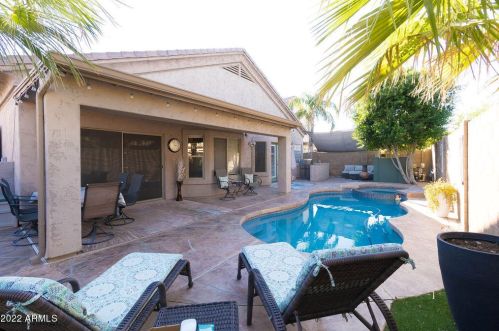 628 Stottler Dr, Gilbert AZ 85296-8387 exterior