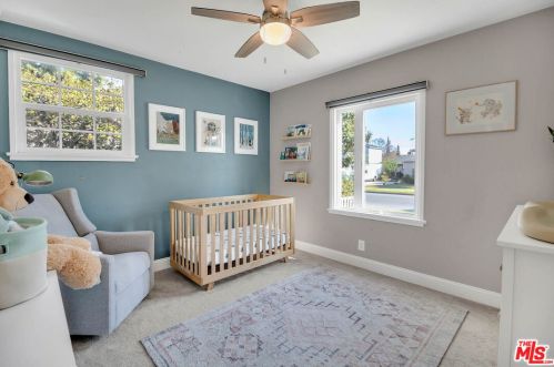 15027 Hartland St, Van Nuys CA  91405-3714 exterior