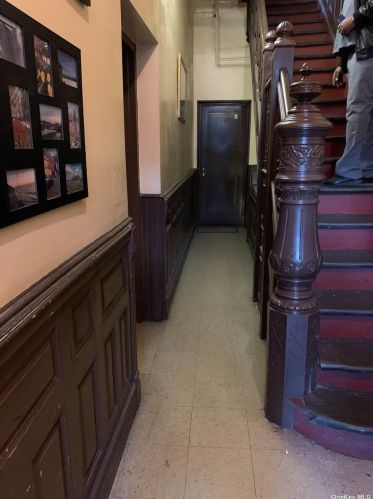111 123rd St, New York, NY 10027-5511