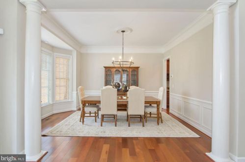 19372 Ml Dm Pl, Leesburg VA 20176-1637 exterior