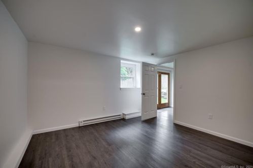 80 Circle Dr, Litchfield CT  06750-1710 exterior