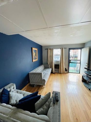 828 Leland Ave, Bronx, NY 10473-2866
