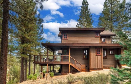 11082 Meek Ct, Truckee CA  96161-2979 exterior