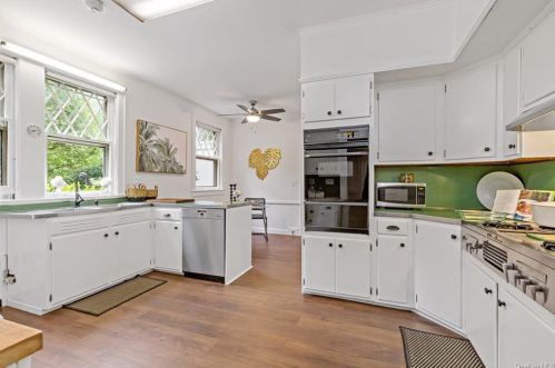 365 Elm Rd, Briarcliff NY  10510-2207 exterior