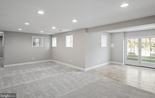 15573 Alderbrook Dr, Haymarket VA  20169-6130 exterior