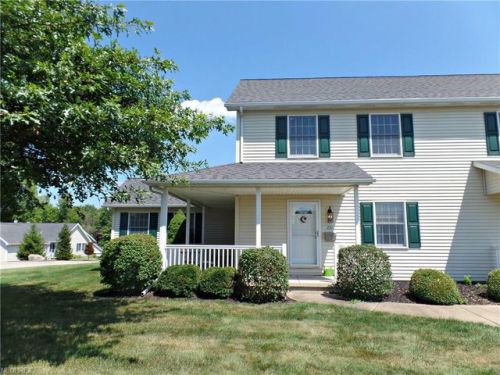 237 Chestnut St, Leetonia, OH 44431-1020