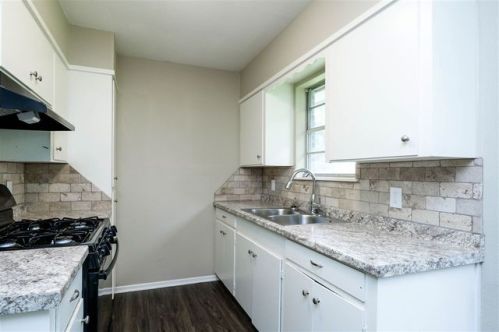 1001 Henry St, Marshall, TX 75670-4975