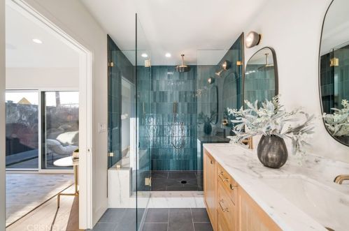 5503 Costello Ave, Van Nuys CA  91401-5706 exterior