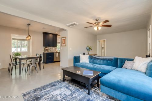 221 Calle De Jardin, Tucson AZ  85711-3406 exterior