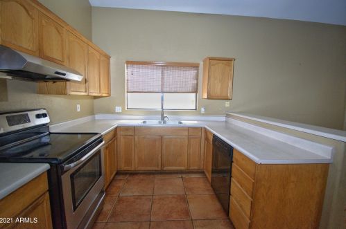 5513 Ivanhoe St, Chandler, AZ 85226-1874