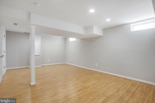 10624 Cavalcade St, Great Falls VA  22066-2427 exterior