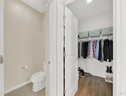 8001 Finchley Ct, Vacaville CA  95687-8253 exterior