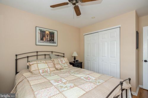 818 Westfield Dr, Riverton NJ  08077-3357 exterior