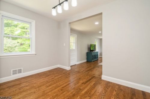 27 Dogwood Rd, Greystone Park NJ  07950-1918 exterior