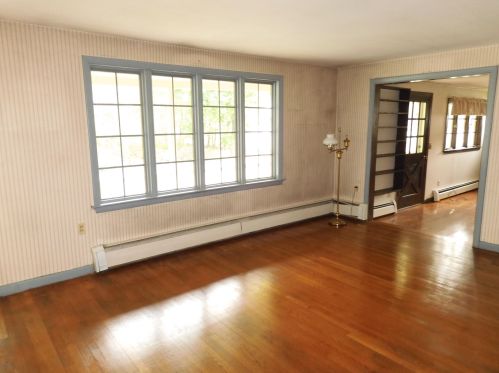3 Nancy Ave, Salem, NH 03079-3937