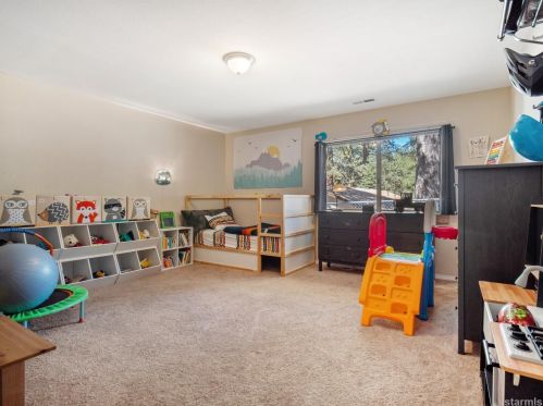 2582 Humboldt St, South Lake Tahoe CA  96150-7227 exterior