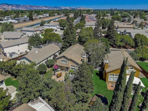 965 Turquoise St, Vacaville CA  95687-7859 exterior