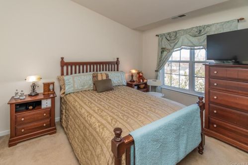 1214 Hustis Dr, Fishkill NY  12524-4968 exterior