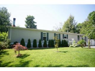 35 Vine St, Saint George, VT 05495-8860