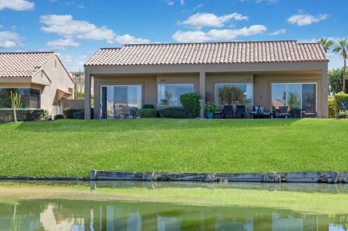 20 Hilton Head Dr, Rancho Mirage CA  92270-1607 exterior