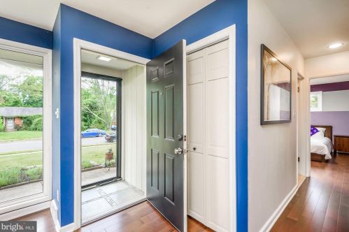 5809 Accomac St, Springfield, VA 22150-3820
