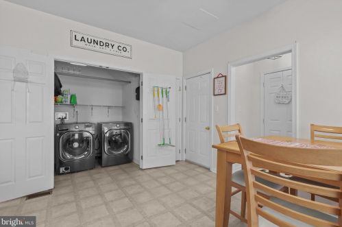 106 Marble House Dr, Bear DE  19701-4028 exterior