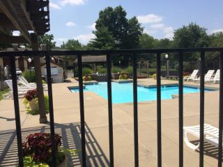 4810 Horton St, Shawnee Mission KS  66202-1757 exterior