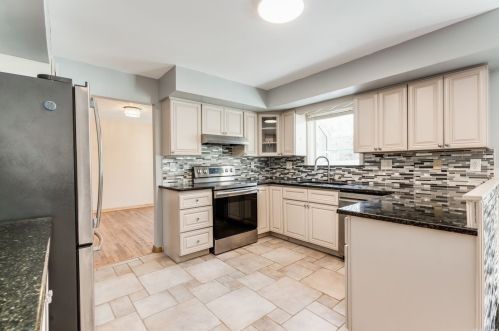 12 Ramblewood Rd, Shoreham NY  11786-2300 exterior