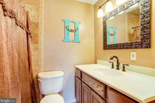 3714 Mountain Rd, Haymarket VA  20169-1739 exterior