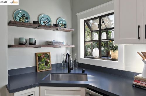 4215 Glen Ave, Oakland CA  94611-4349 exterior