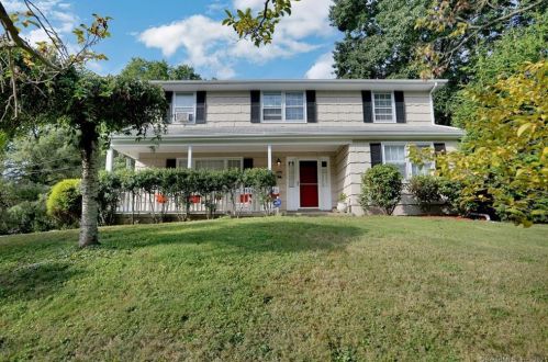 6 Phillips Pl, Stamford, CT 06906-1418