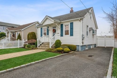 104 Hale Pl, North Bellmore, NY 11710-3311