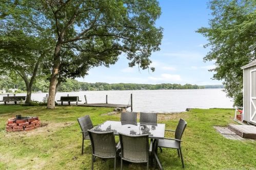 7 Lk Shr Dr, Exeter CT 06249-1934 exterior