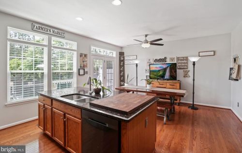 2355 Merseyside Dr, Woodbridge VA  22191-6568 exterior