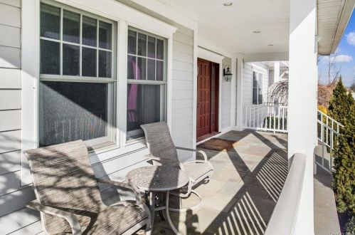 18 Hilltop Dr, Rye Brook NY  10573-5308 exterior