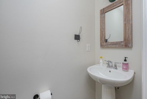 33 Cypress St, Auburn NJ  08085-1258 exterior